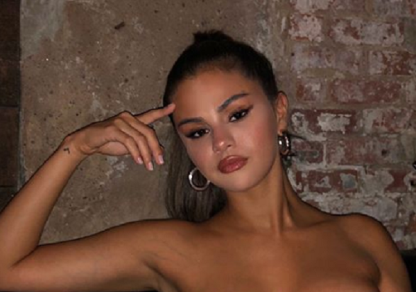 Posjetila Plasticara Zbog Ovih Fotografija Svi Misle Da Je Selena Gomez Bila Na Povecavanju Grudi Net Hr