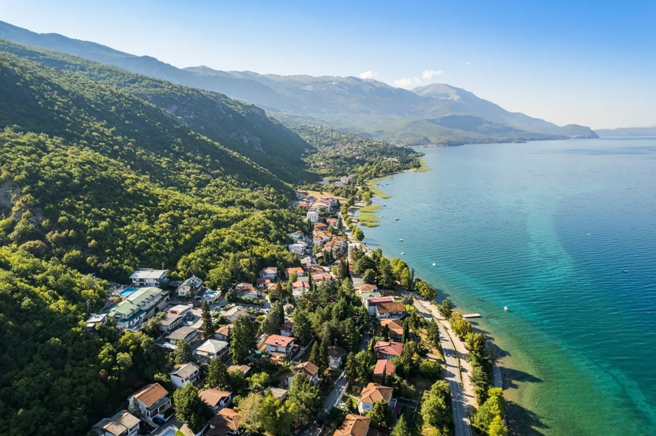 Ohridsko jezero, Albanija.jpg