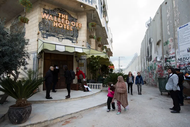 Banksy hotel Palestina