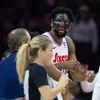 Skandal u NBA-u: Embiid krenuo na sutkinju, jedva su ga zaustavili