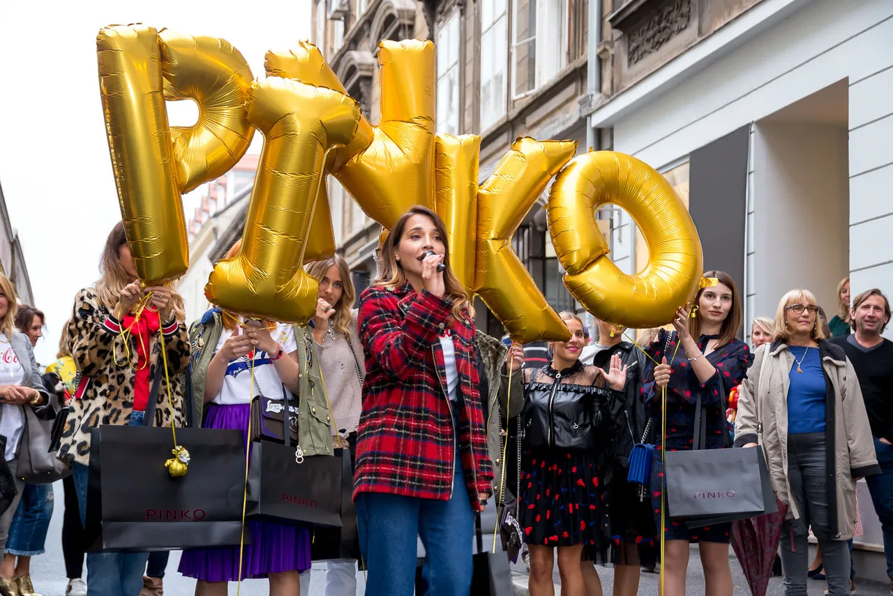 Ljubiteljice jednog od najuspješnijih talijanskih brendova, koji je na svjetskom modnom tržištu prisutan skoro četrdeset godina, sinoć su uživale u otvorenju ekskluzivnog PINKO monobrend storea u Teslinoj ulici