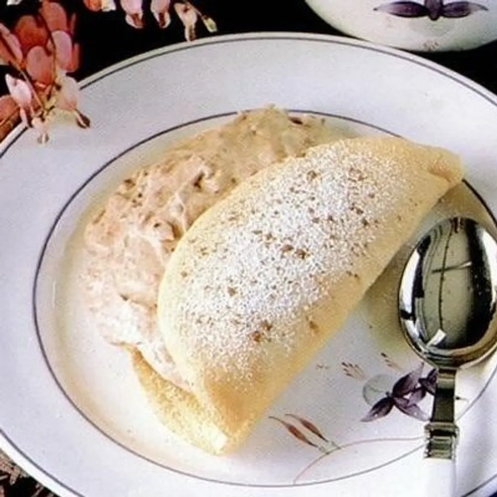 Omlet sa šljivama u slatkom tučenom vrhnju