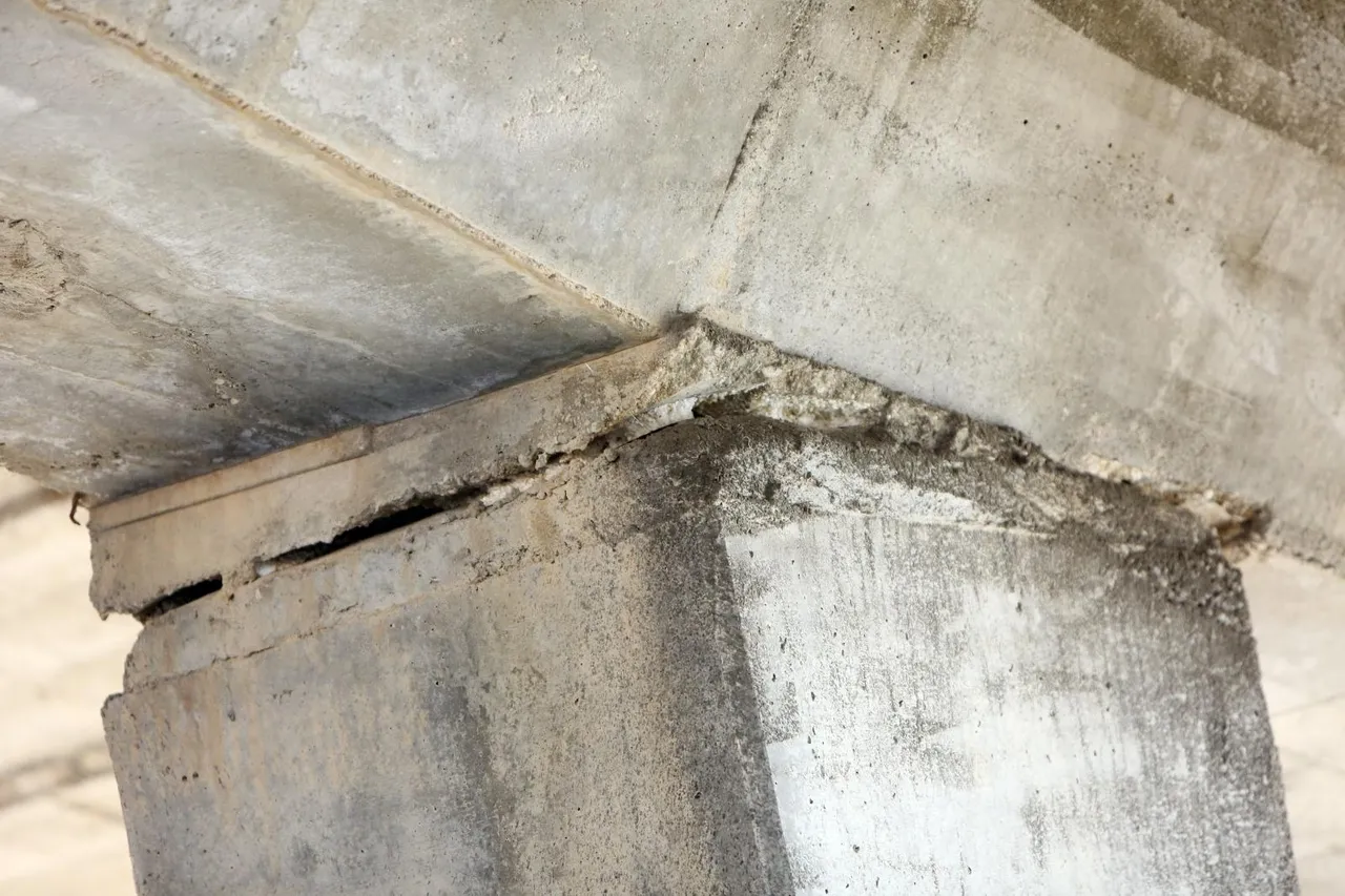 Napukli betonski potporni stupovi na brzoj cesti kod Karlovca