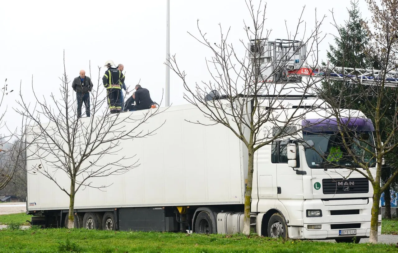 Zagreb: Policija u Dubravi pretraživala sumnjivi kamion
