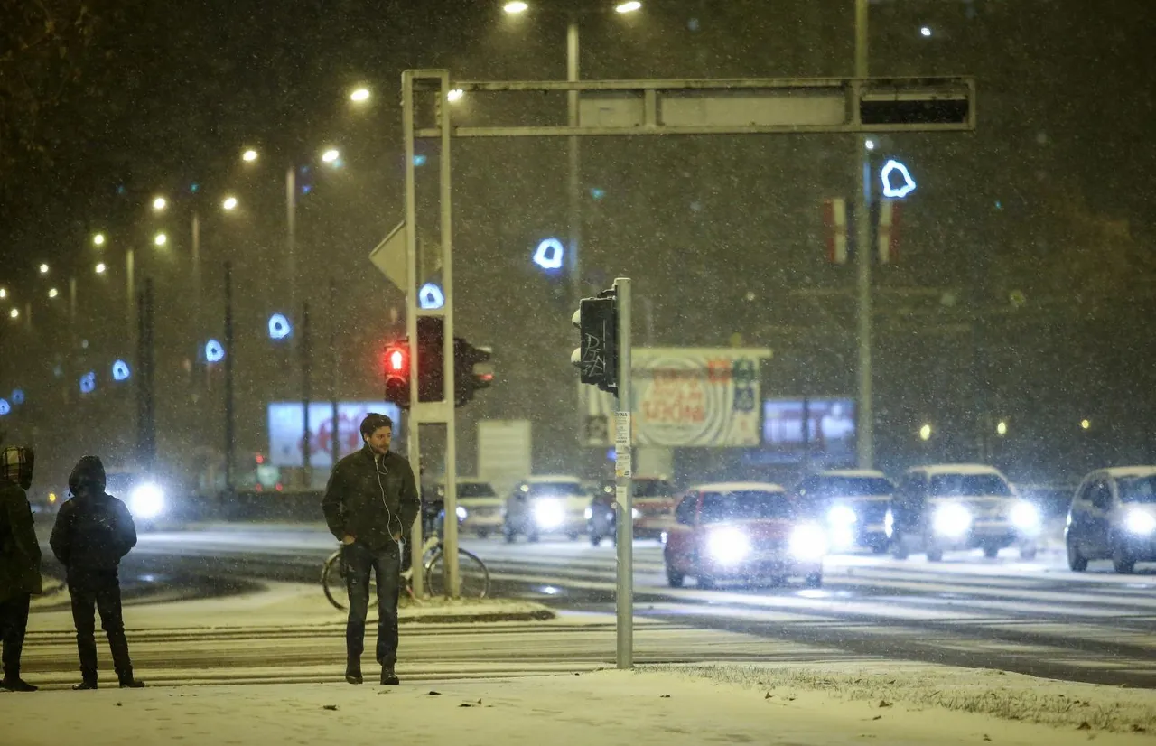 Zagreb: Gust snijeg prekrio gradske ulice