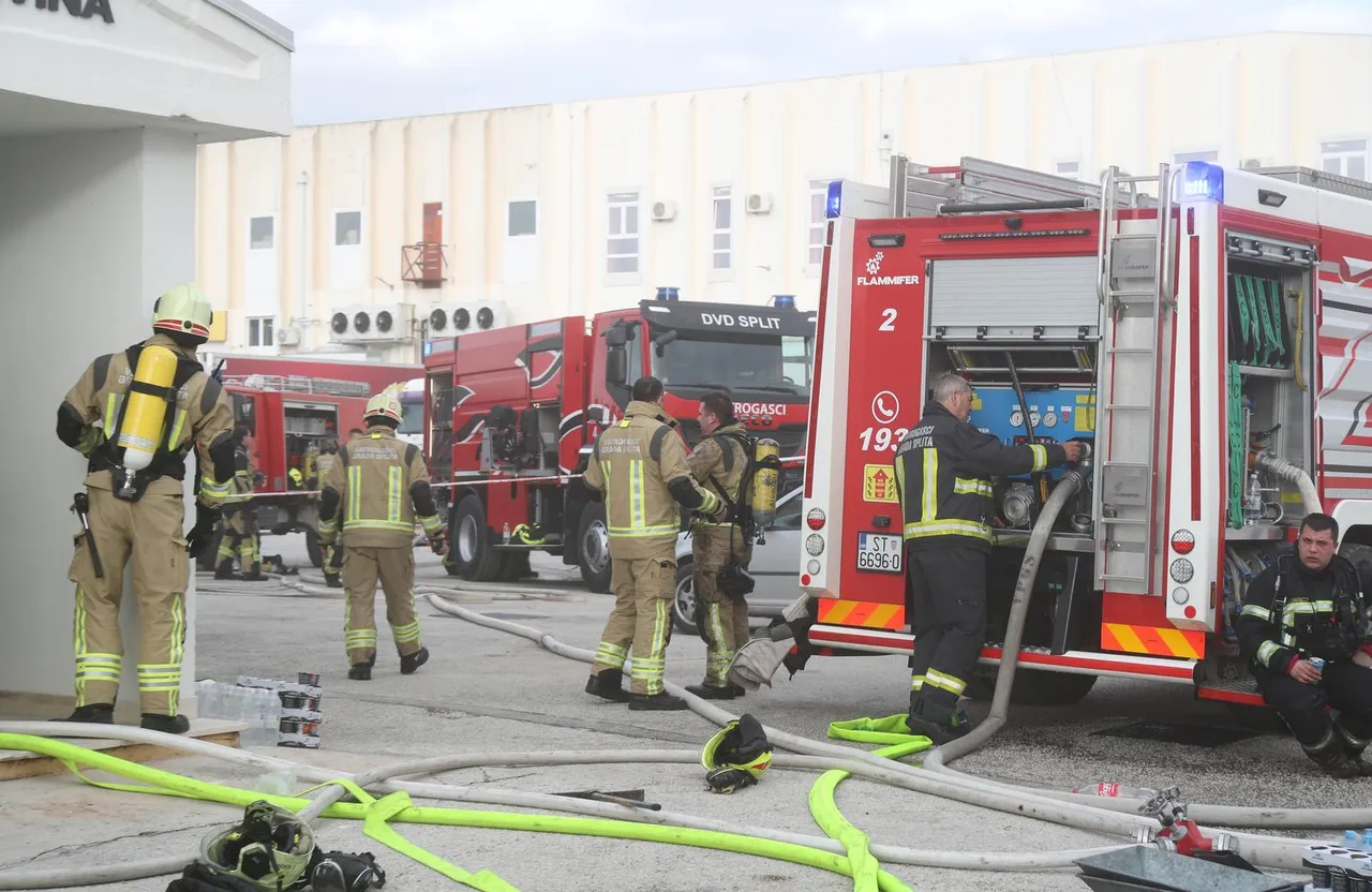  Split: Gorjelo skladište prehrambenih proizvoda na veletržnici 