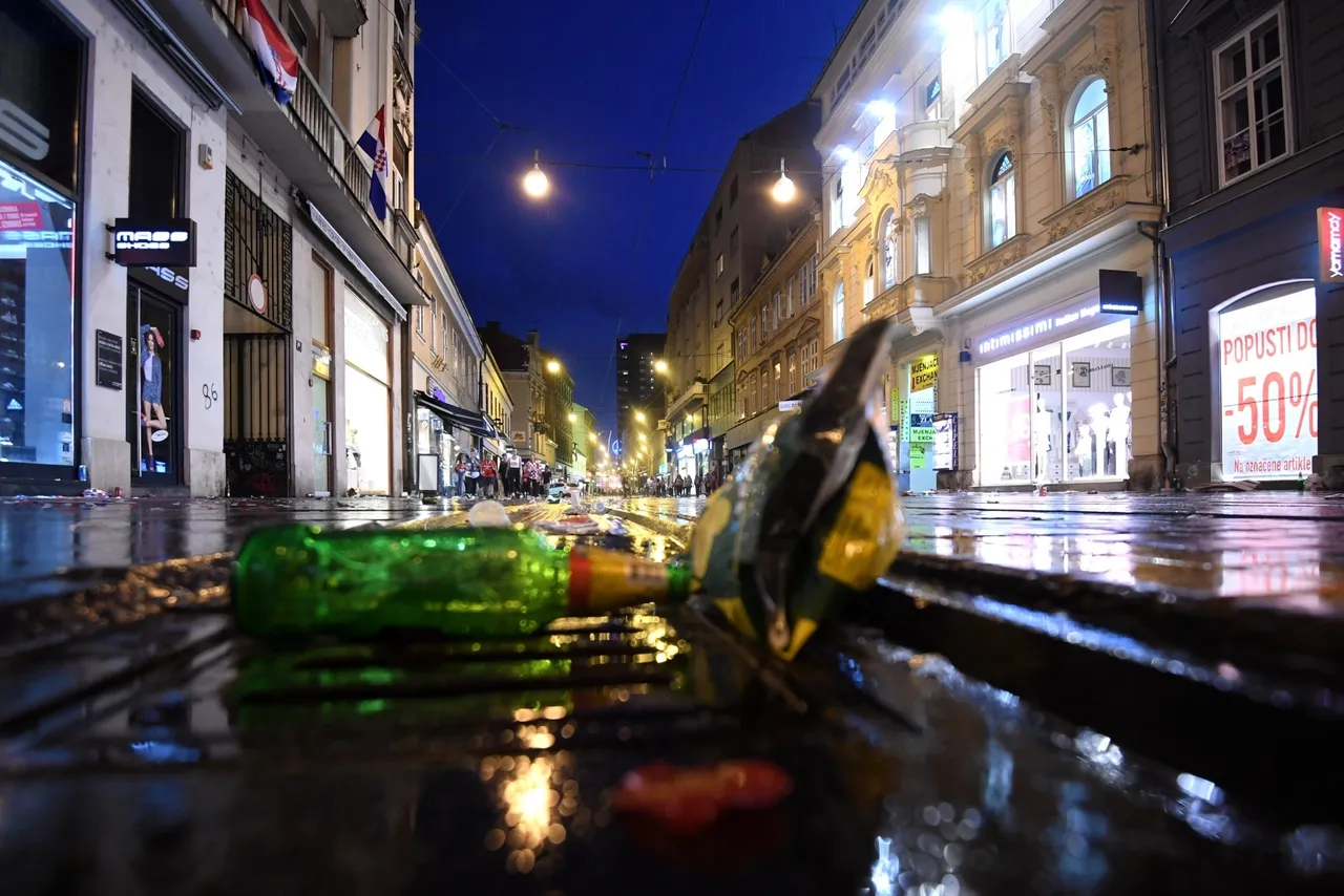 Zagreb: Nakon dočeka, navijači smeće ostavili po ulicama grada