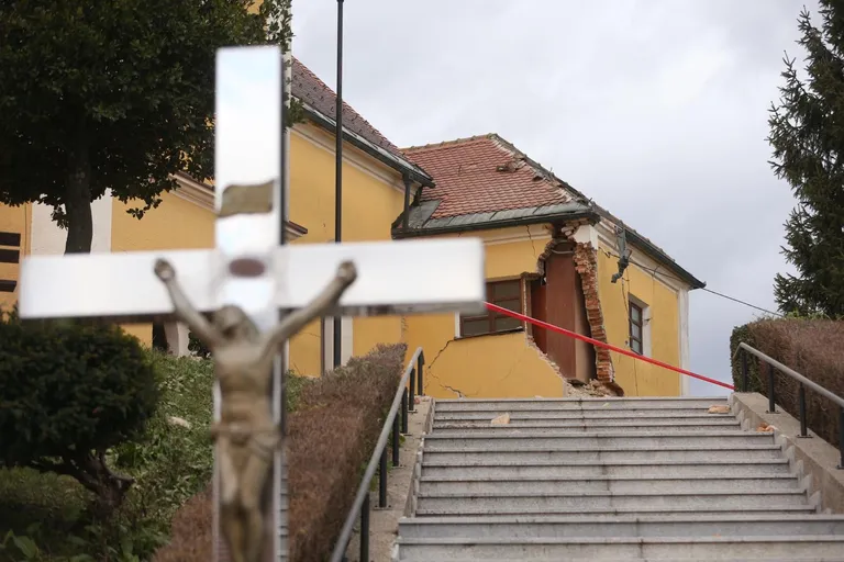 Pogledajte tužne prizore crkve u Kravarskom kraj Velike Gorice nakon potresa