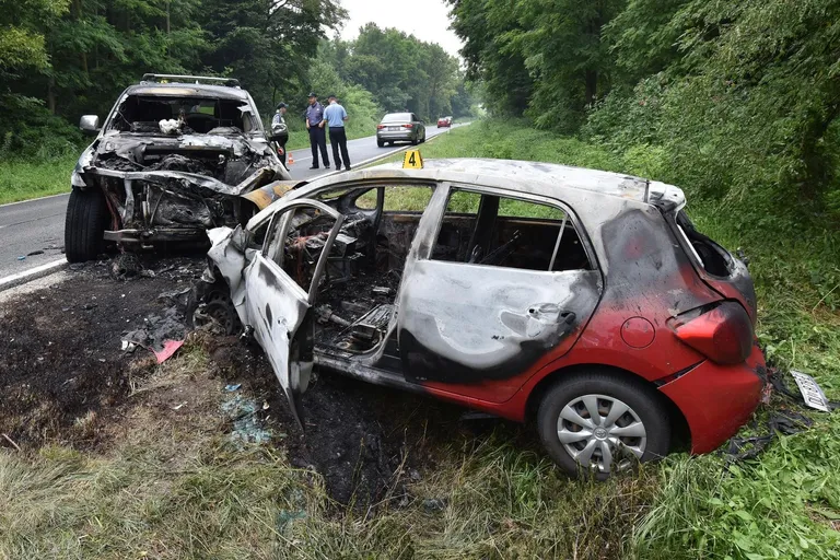 Nekoliko ozlijeđenih u frontalnom sudaru nedaleko Čakovca kada su se automobili i zapalili