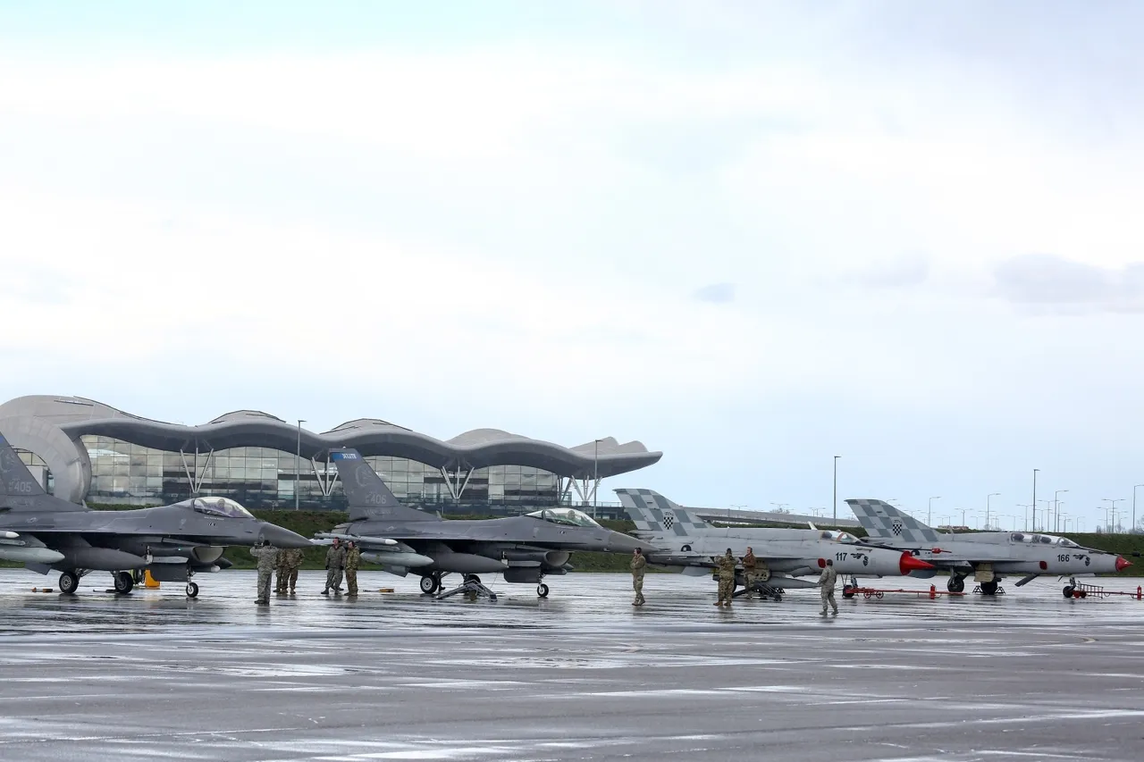 Velika Gorica: Američki vojni zrakoplovi F-16 sletjeli u vojarnu na Plesu