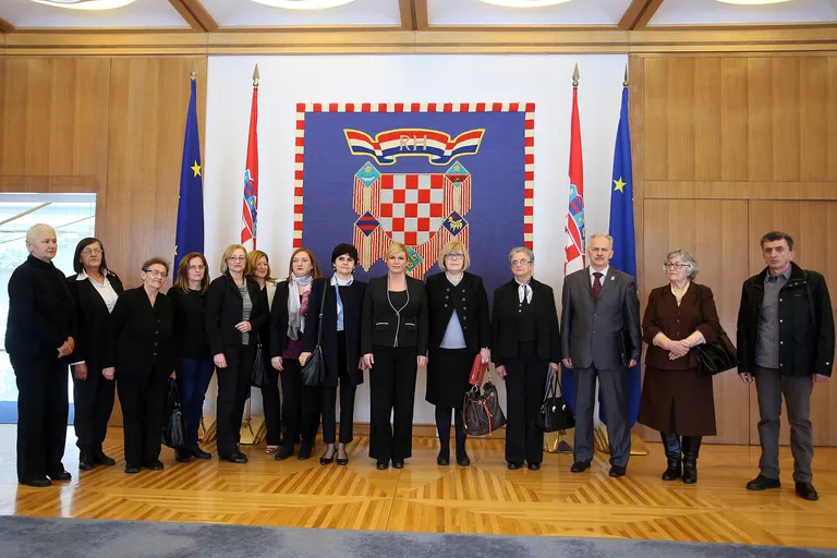 Predsjednica Grabar-Kitarović primila predstavnike srbijanskih udruga nestalih