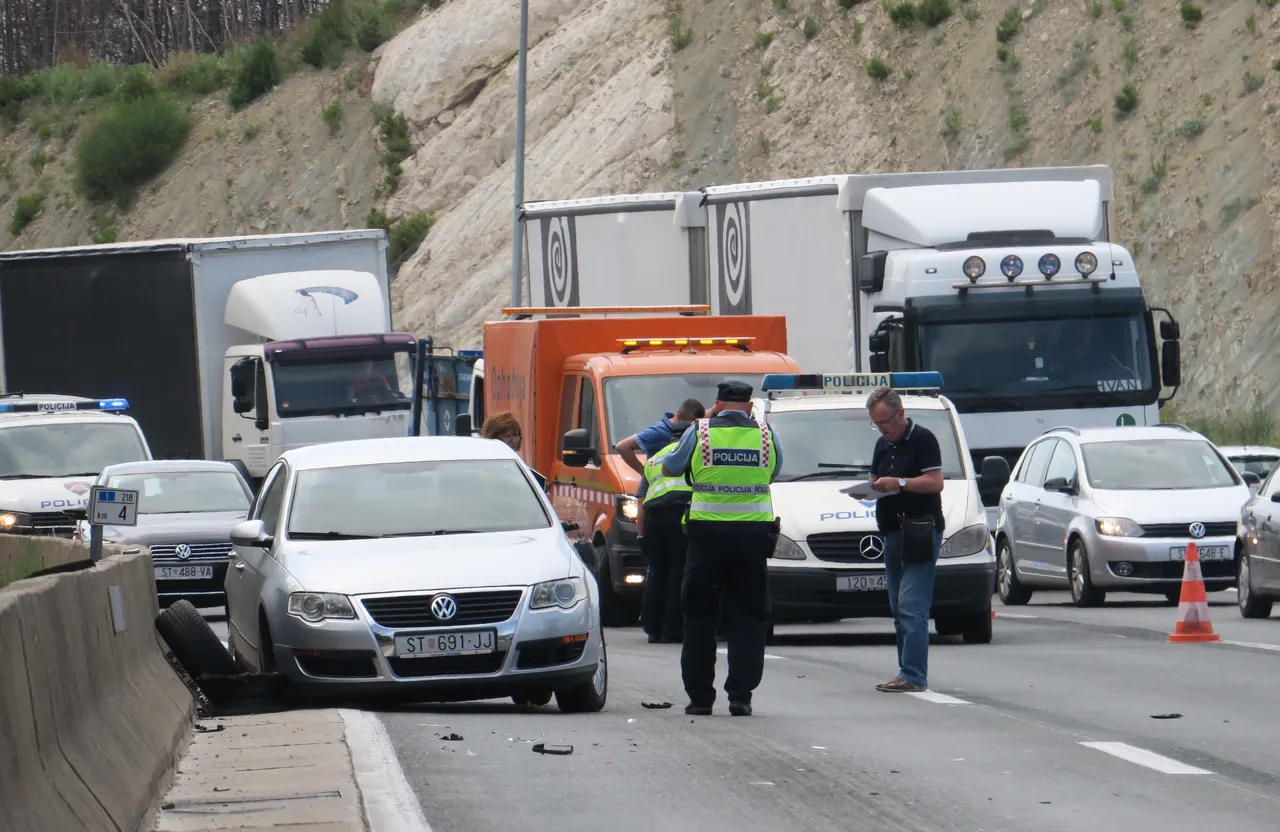 Uznemirujuće fotografije: u naletu vozila na brzoj cesti Solin - Klis poginuo muškarac