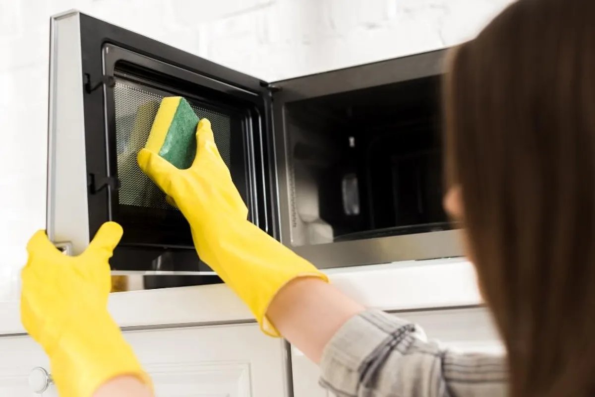 Najbolji način za čišćenje mikrovalne pećnice bez kemikalija