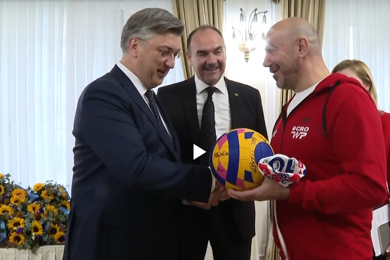 Ivica i Janica dobili su doček na Trgu, kao i Vatreni, a Barakudama ...