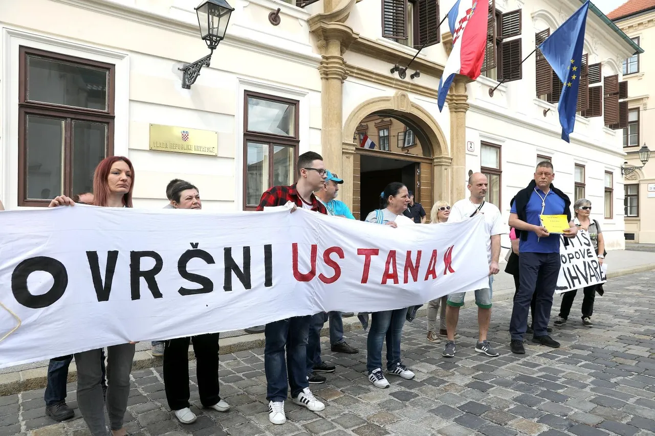 Aktivisti Ovršnog ustanka održali još jedno okupljanje četvrtkom ispred Banskih dvora