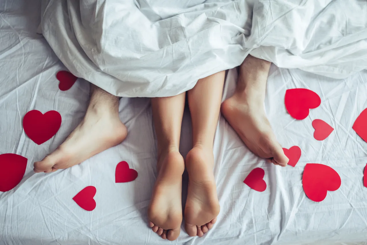Seks nije samo sjajan način povezivanja s partnerom - također može poboljšati zdravlje vašeg srca. Evo nekoliko iznenađujućih prednosti