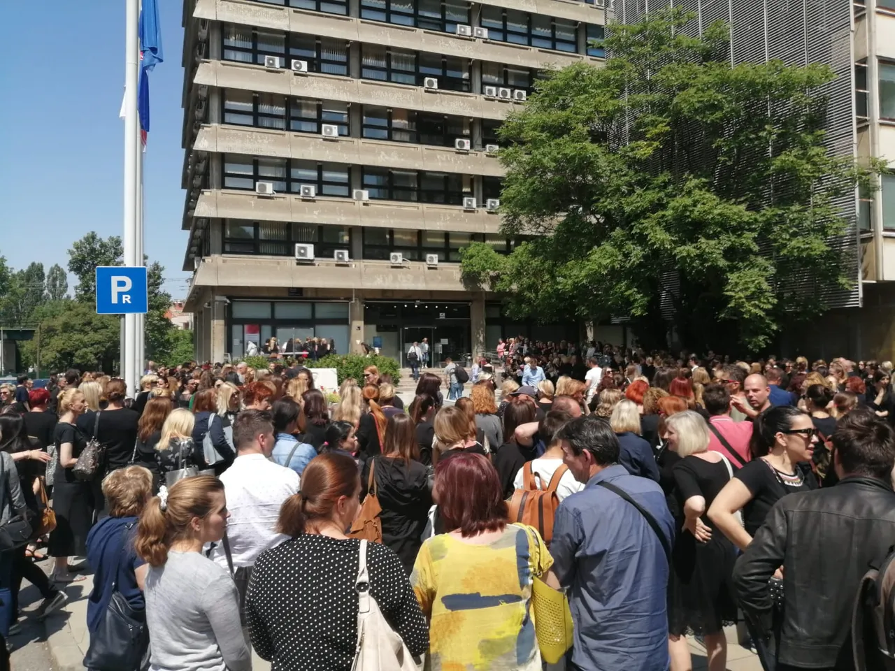 Prosvjed socijalnih radnika pred ministarstvom u Zagrebu