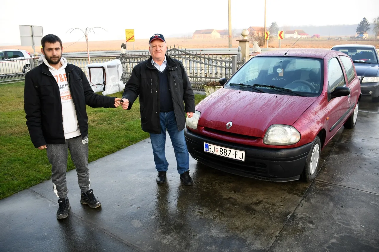 Poklonio auto petrinjskoj obitelji koja čeka prinovu