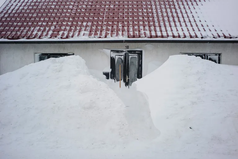 Zimska idila u Delnicama: pogledajte divne prizore zametenih kućica i praznih ulica